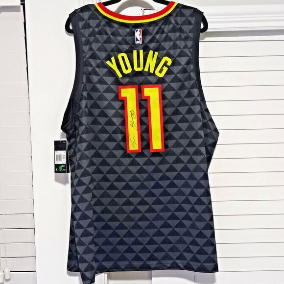 Signed NIKE Swingman Trae Young Atlanta Hawks Jersey XXL Make Me An Offer - Picture 3 of 7